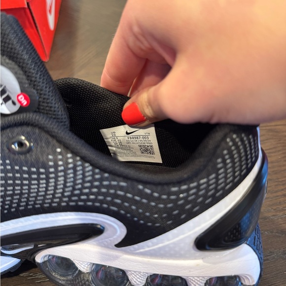 Nike Air Max DN - Picture 4 of 5